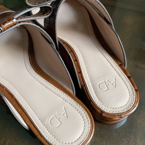 AD & DAUGHTERS Jemma Croc Embossed Leather Mules. - Picture 7 of 11